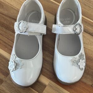 Stride Rite White and Silver Kids Mary Jane size 12.5w Shoes